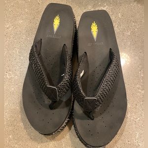 Volatile -size 7 -Flip flops